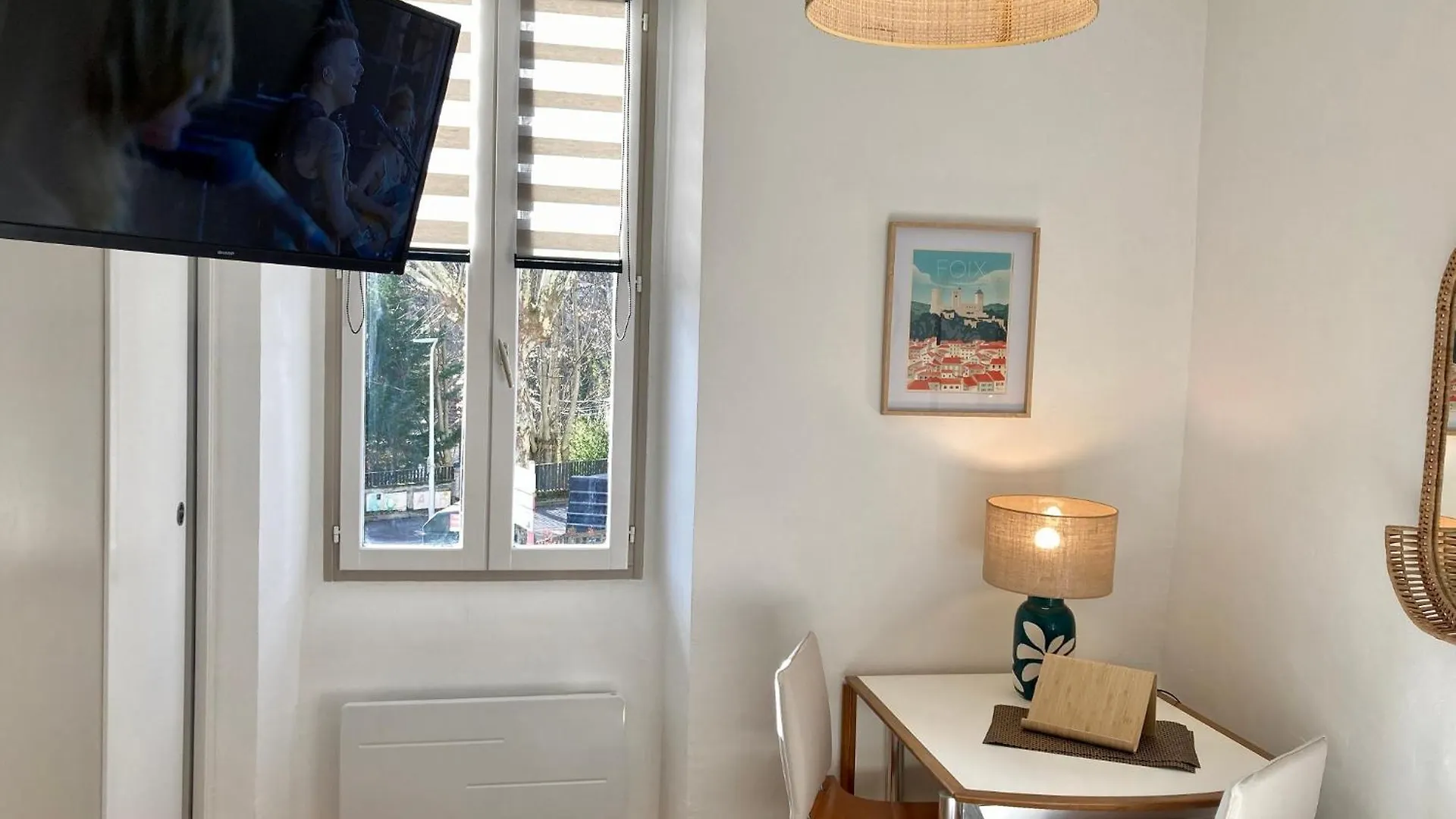 Aux 4 Logis Appart-Hotel - Studio Le Terra - Petit Dejeuner Inclus 1Ere Nuit Foix France