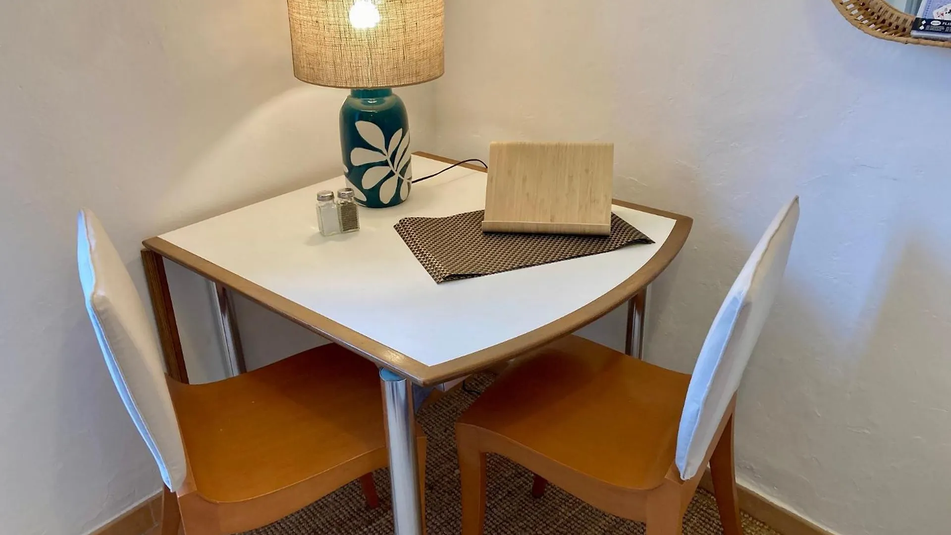 Aux 4 Logis Appart-Hotel - Studio Le Terra - Petit Dejeuner Inclus 1Ere Nuit 푸아 아파트호텔